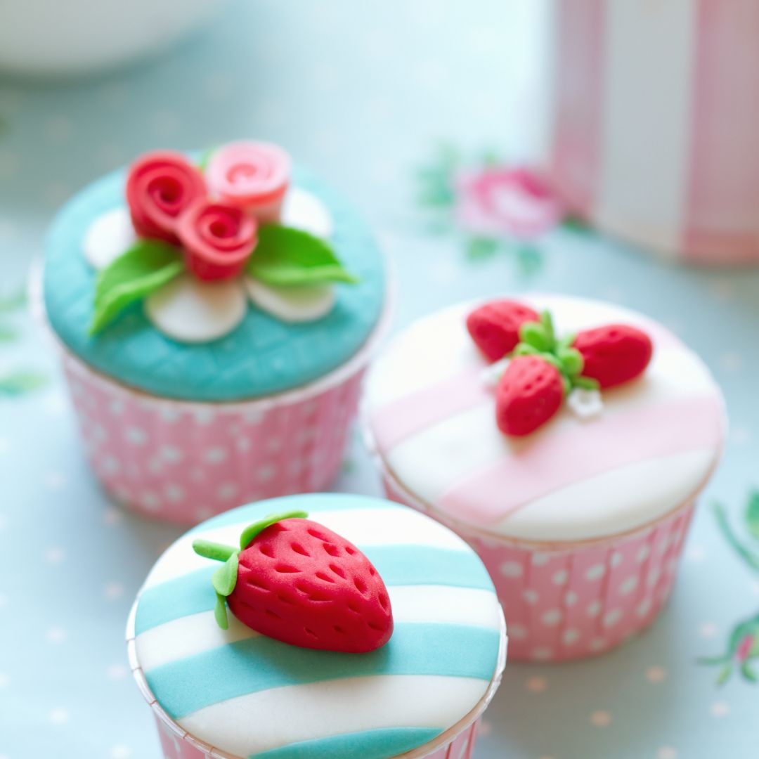 Milly's 101: How to Colour Fondant