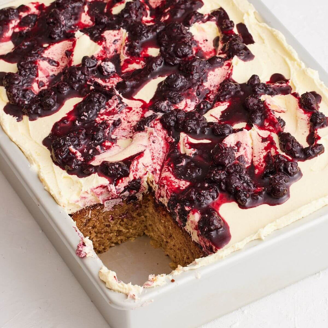 White Chocolate and Berry Frosting