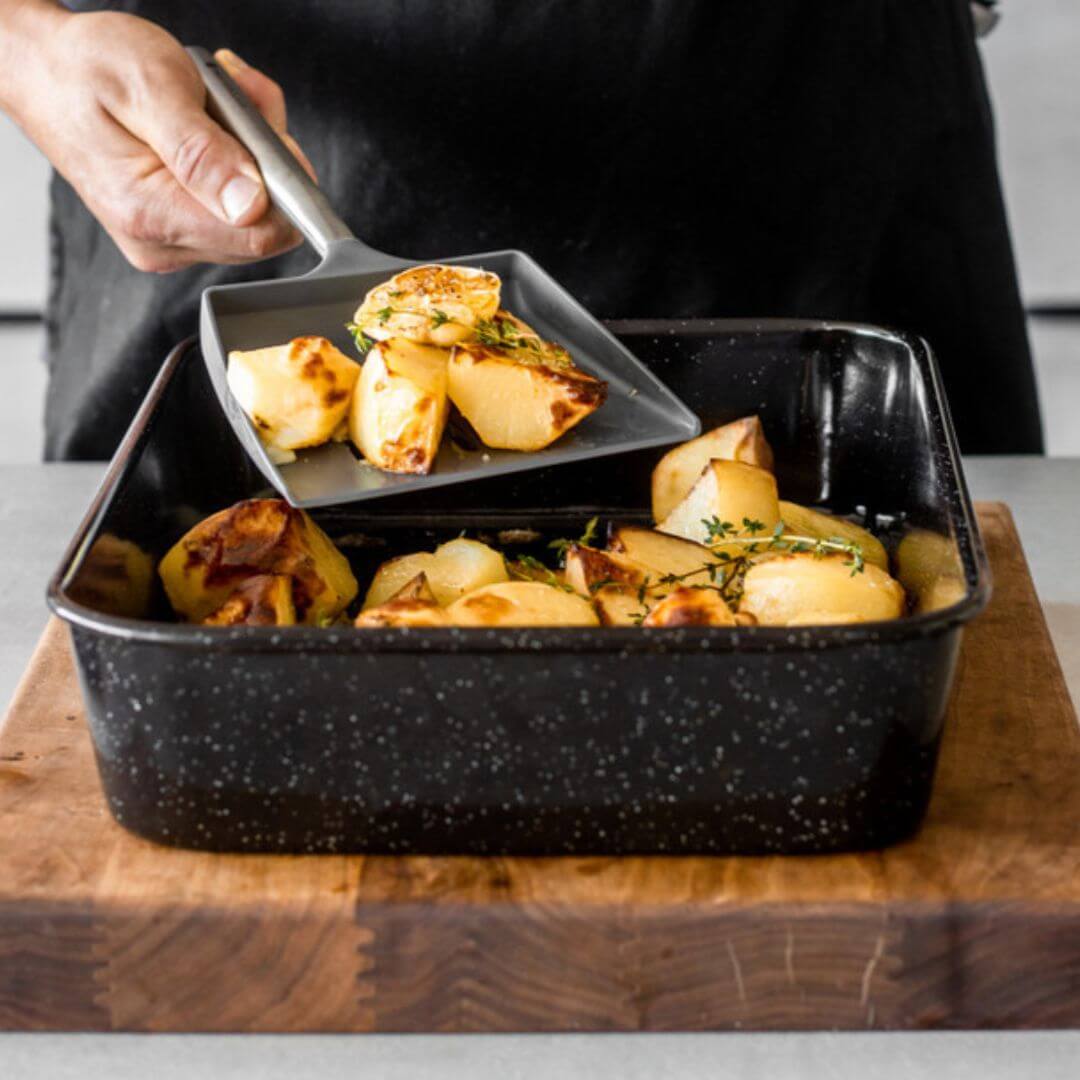 MasterCraft Pro Vitreous Enamel Roast Pan
