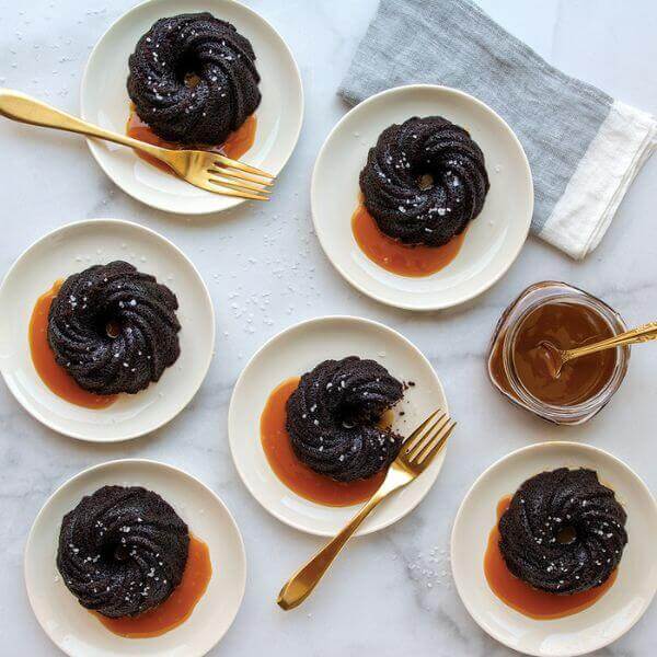 NordicWare Swirl Bundtlette Cake Pan