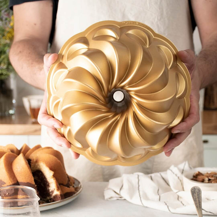 NordicWare Pirouette Gold Bundt Pan