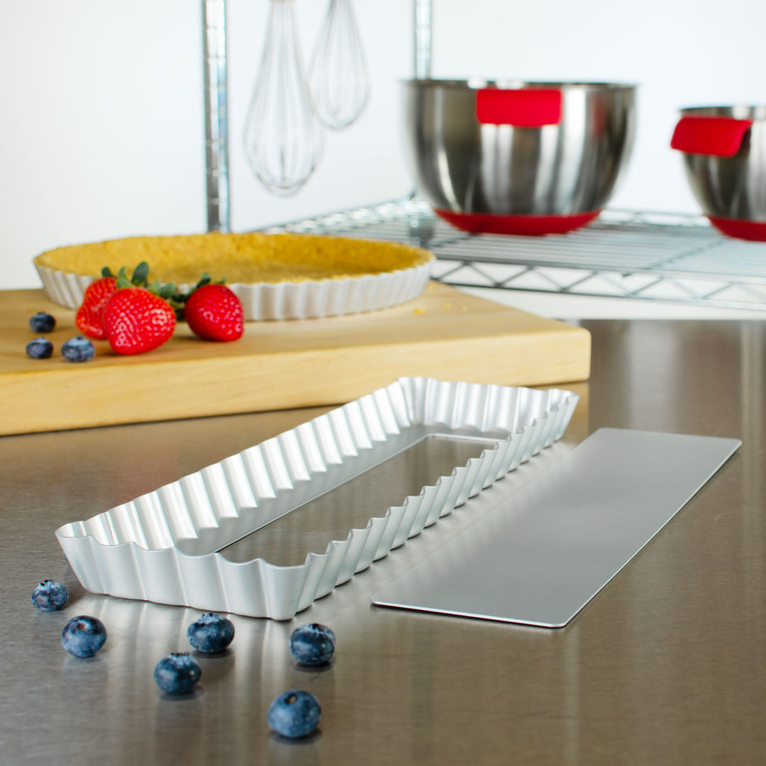 Fat Daddio's Fluted Oblong Tart Pan (loose base)