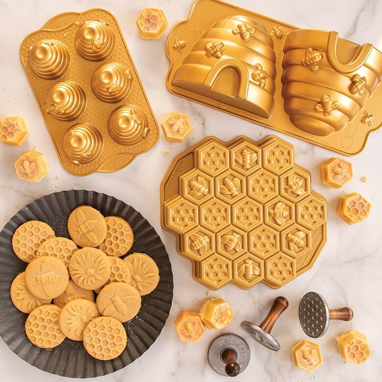 NordicWare Honeycomb Gold Pull-Apart Pan