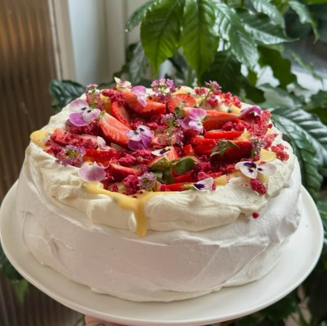 Michelle Morfett's Classic Kiwi Pavlova