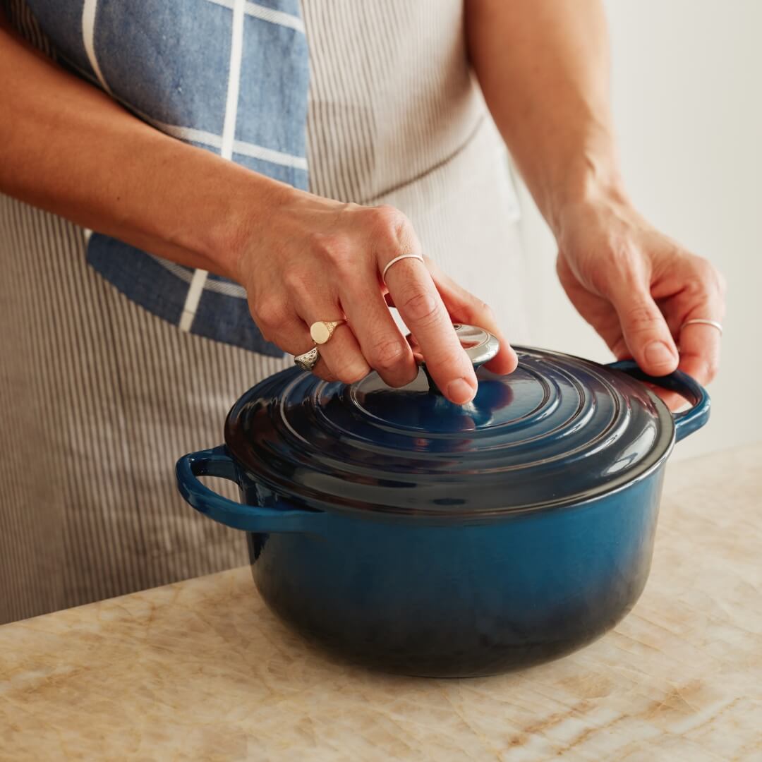 Le Creuset Signature 24cm Round Casserole
