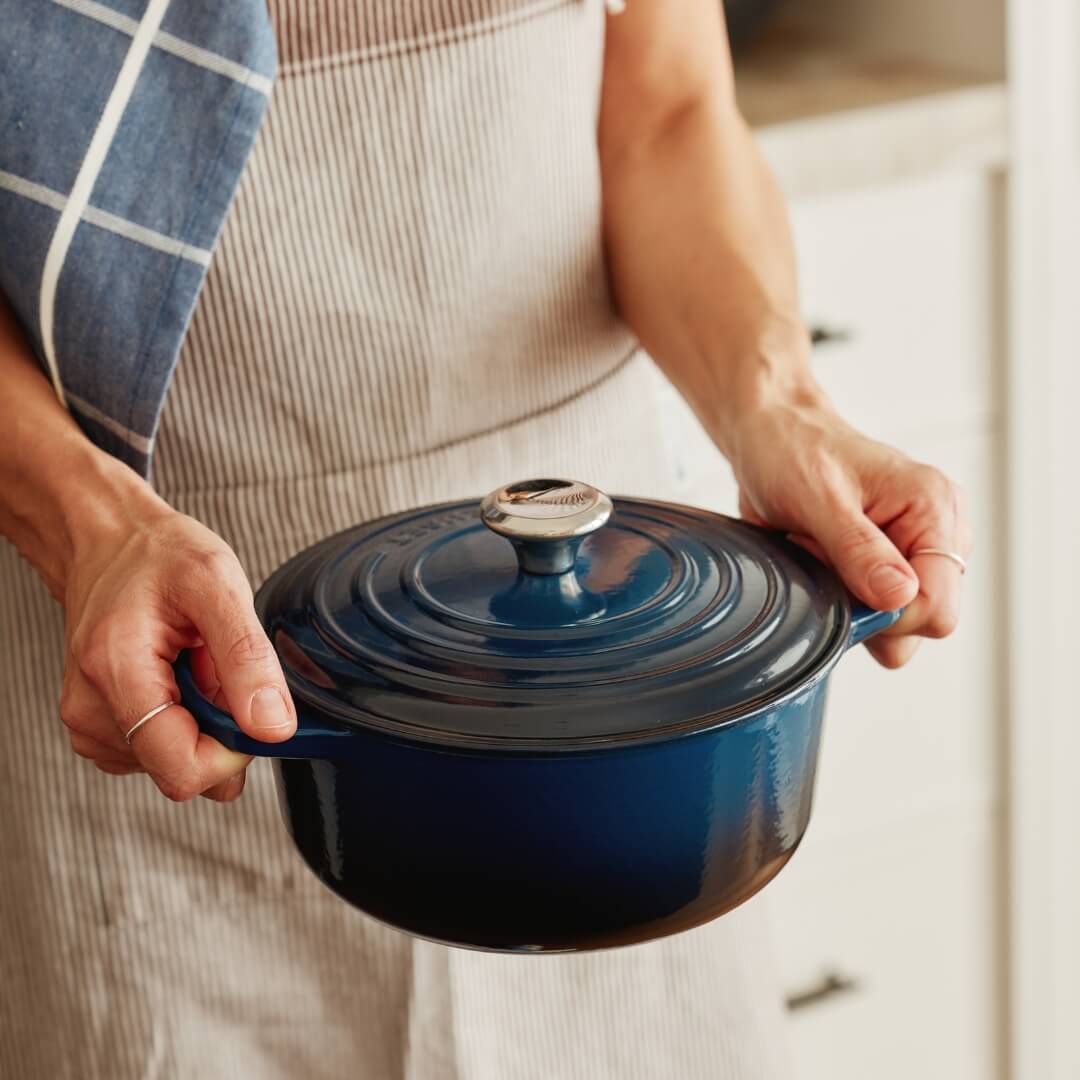 Le Creuset Signature 24cm Round Casserole