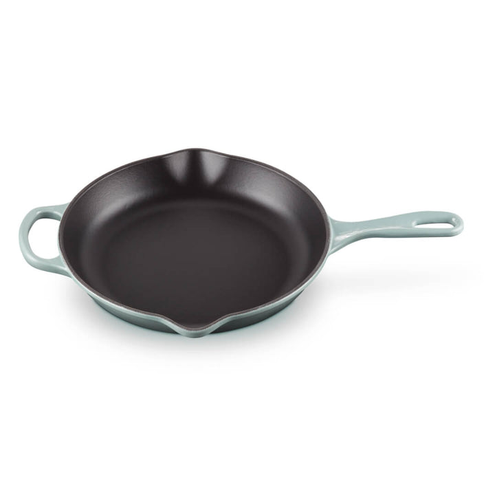 Le Creuset Signature 26cm Cast Iron Skillet