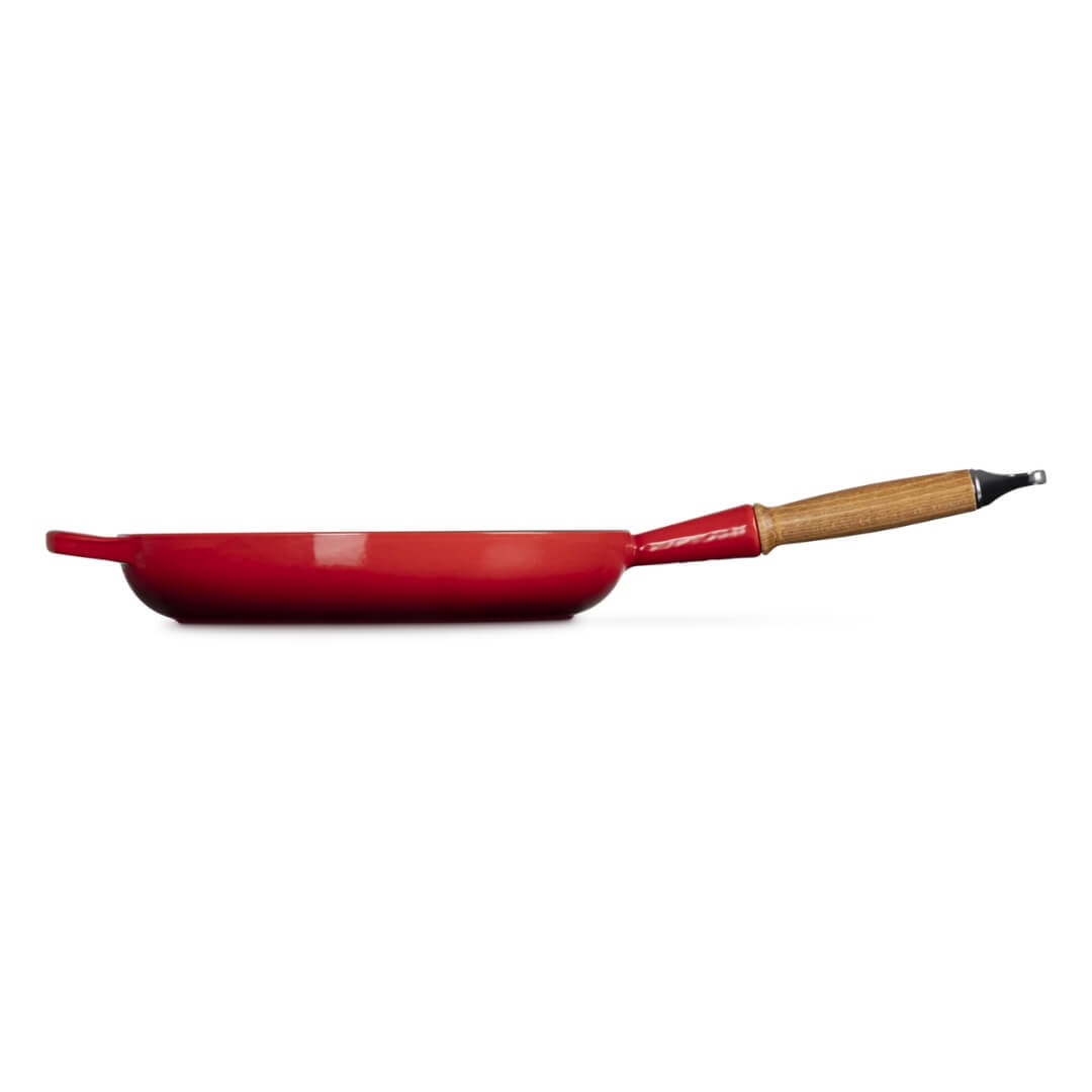 Le Creuset Signature Cast Iron 28cm Frypan with wooden handle
