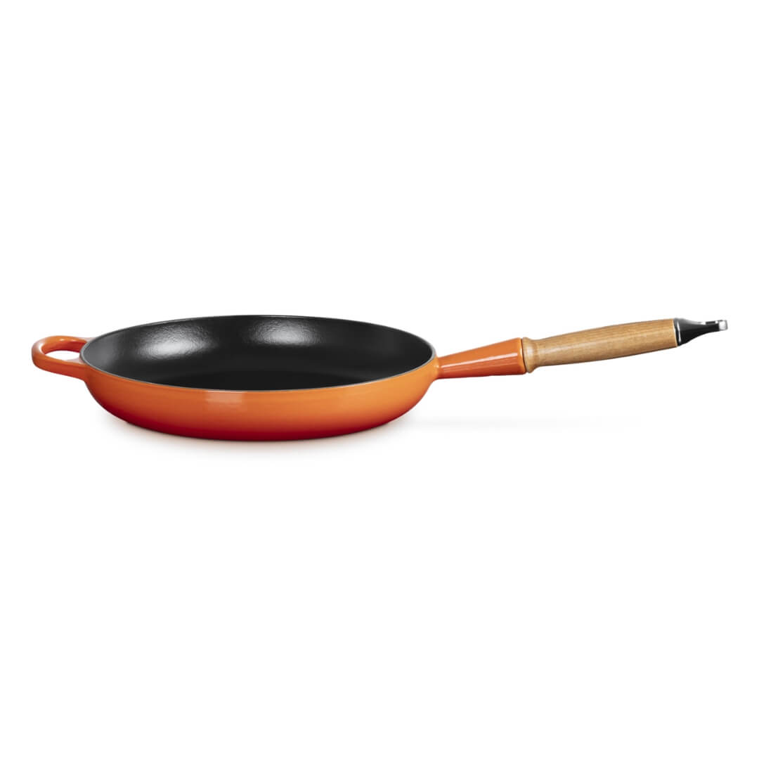 Le Creuset Signature Cast Iron 28cm Frypan with wooden handle