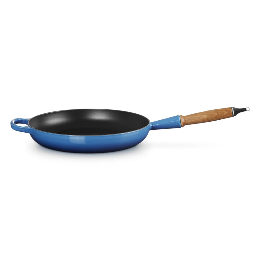 Le Creuset Signature Cast Iron 28cm Frypan with wooden handle