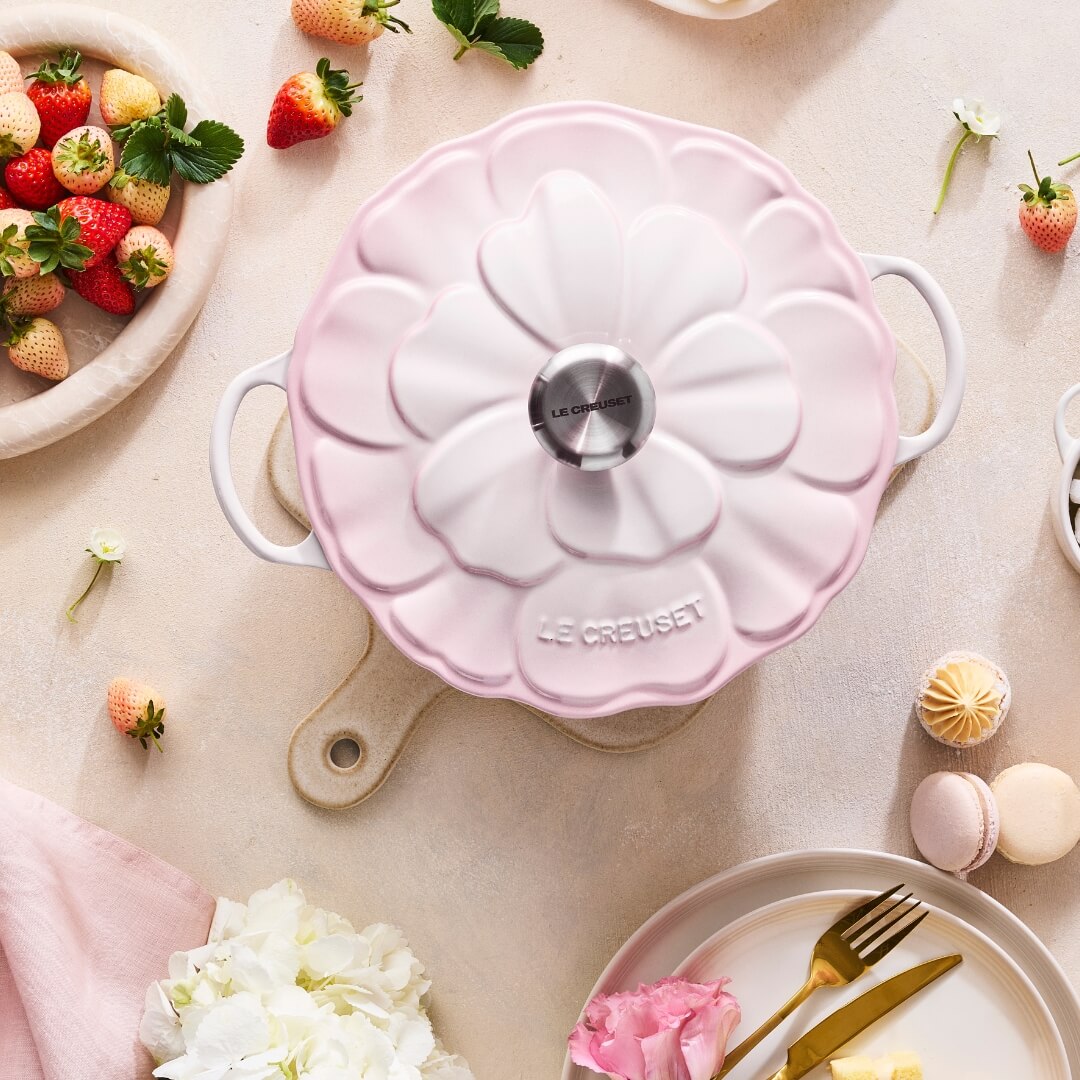Le Creuset Petal Shallow Casserole 26cm Shell Pink