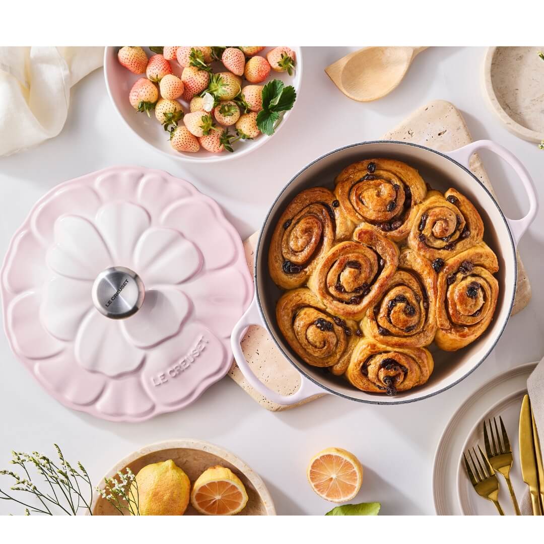 Le Creuset Petal Shallow Casserole 26cm Shell Pink