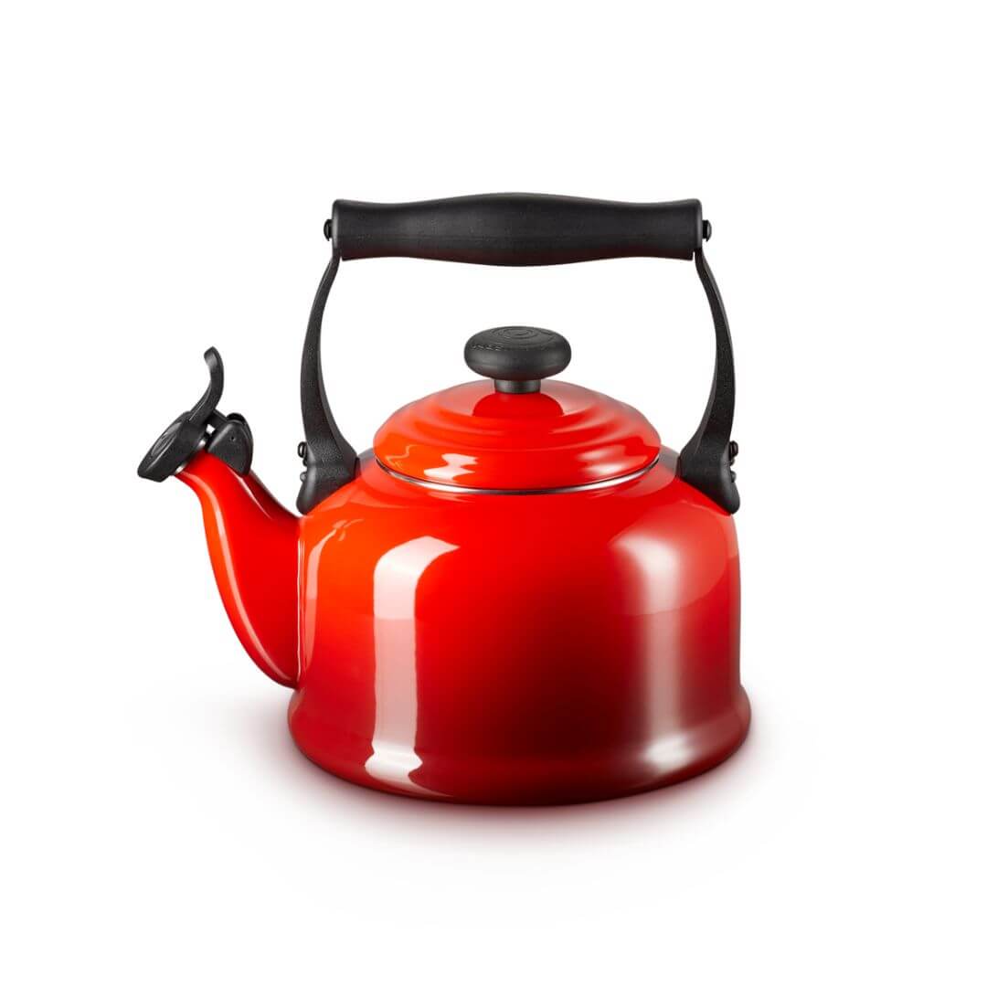 Le Creuset Traditional Kettle 2.1L Cerise