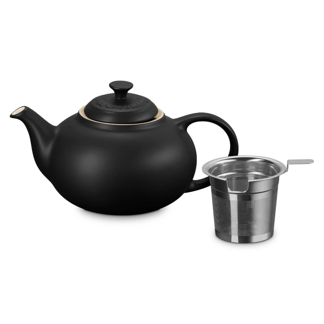 Le Creuset Classic 1.3L Teapot Satin Black