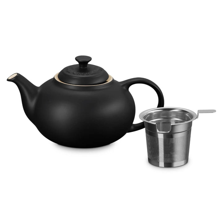 Le Creuset Classic 1.3L Teapot Satin Black
