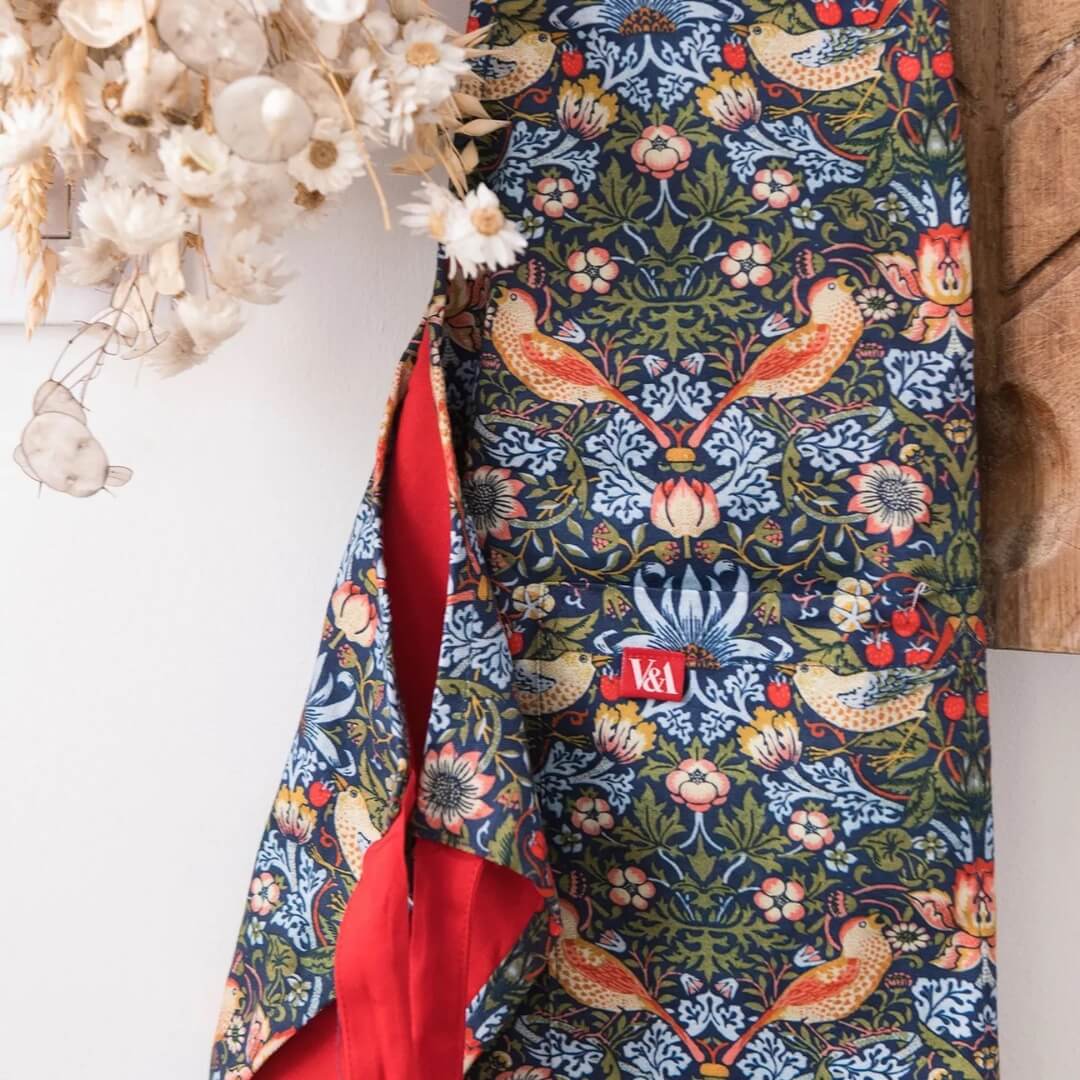 Victoria & Albert Strawberry Thief Cotton Apron