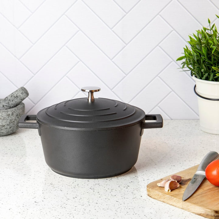 Mastercraft Cast Aluminium Round Casserole Black