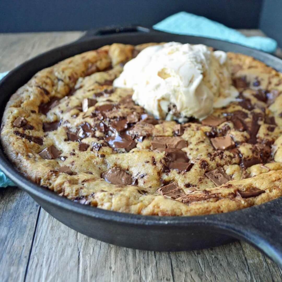 Lodge Logic Cast Iron Skillet