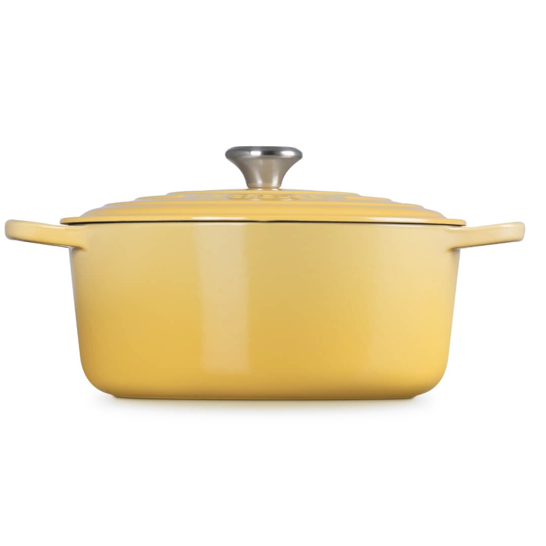 Le Creuset Signature Round Casserole Camomille