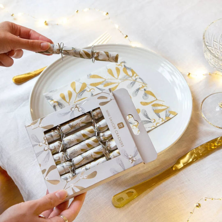 Talking Tables Mistletoe Christmas Saucer Crackers 8pk