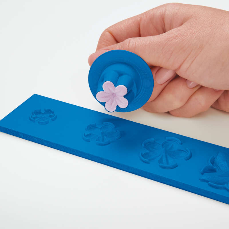 Wilton Gum Paste Flower Cut Out Set