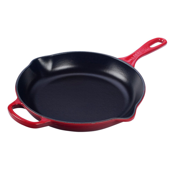 Le Creuset Signature 26cm Cast Iron Skillet