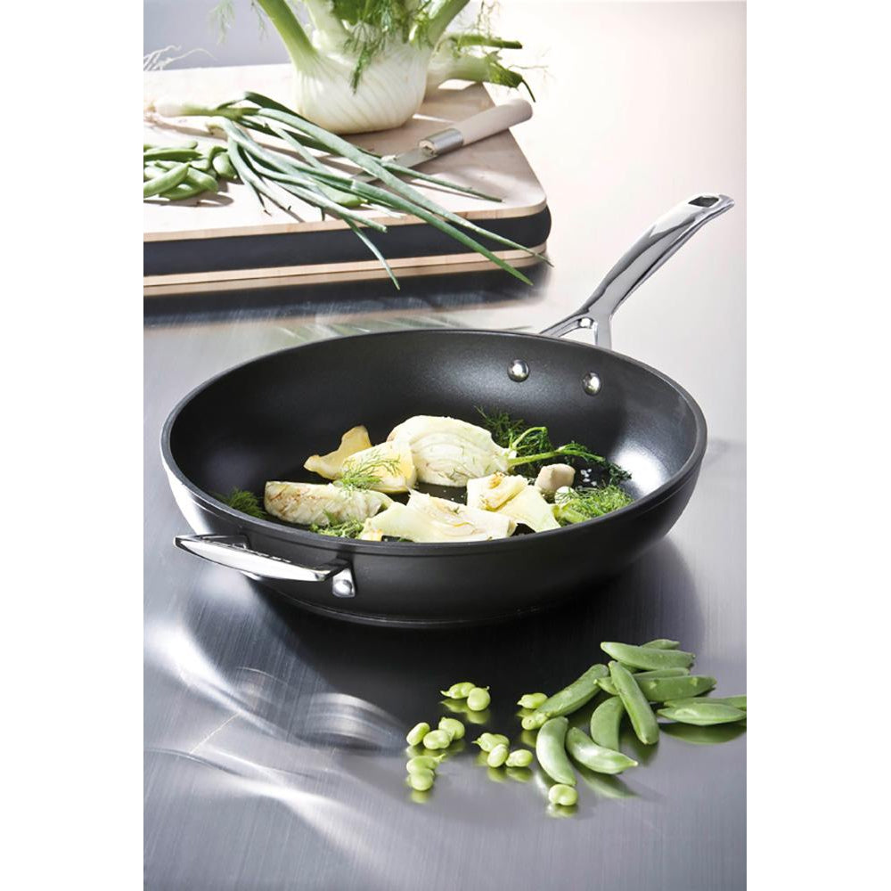 Le Creuset Toughened Non-Stick Stirfry Pan 30cm