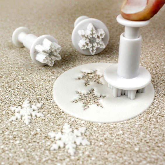 PME Mini Snowflake Plunger Cutter Set